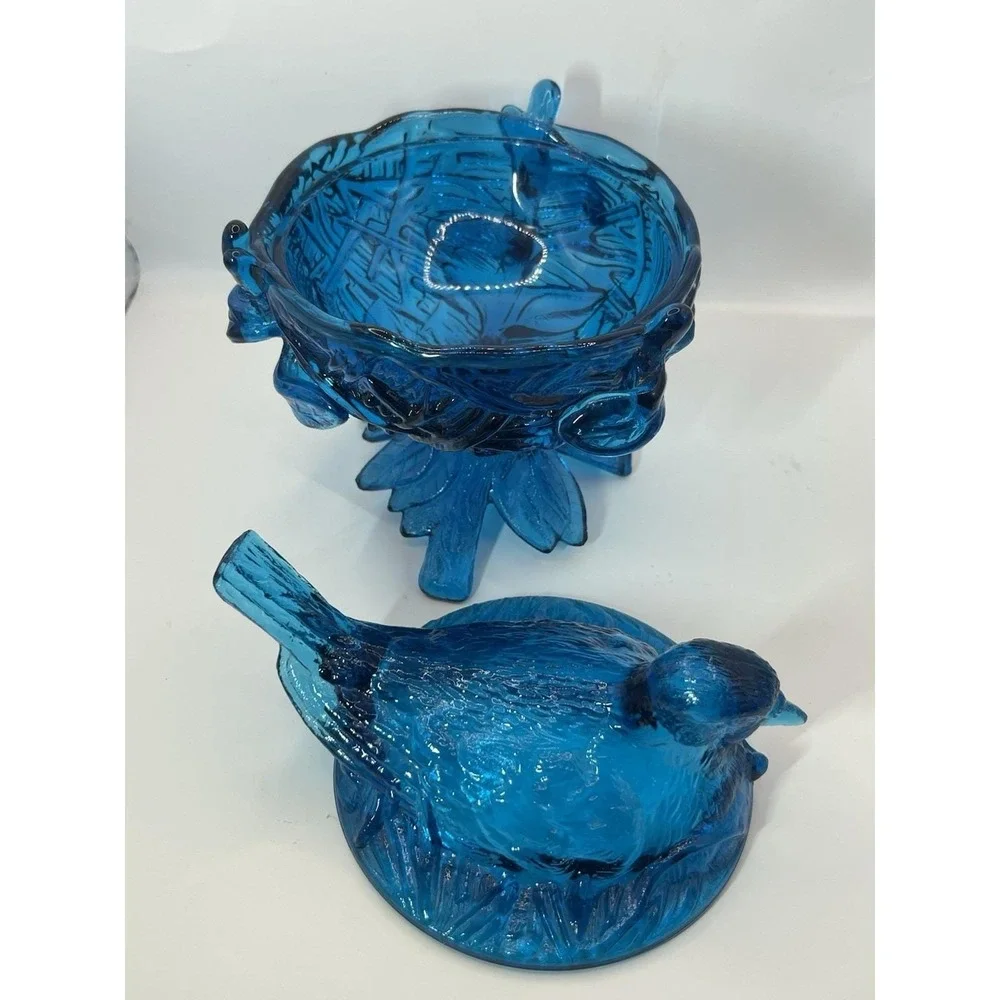 Westmoreland Robin on Nest Blue Glass Covered Dish Vintage READ